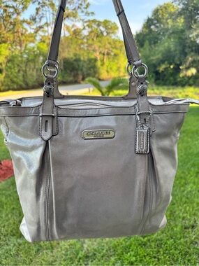 VINTAGE Coach Hampton Laguna metallic bag